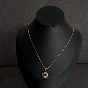 Chic loop